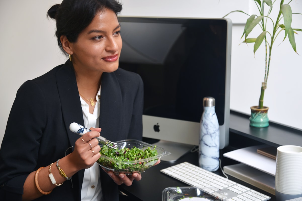 Professional Nutritionist providing dietary guidance